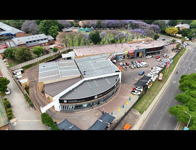 3,776M² RETAIL FOR SALE IN BRYANSTON
